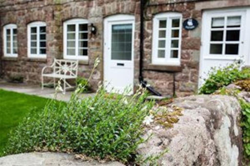 Ganarew Cottage มอนมัท ภายนอก รูปภาพ
